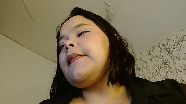 Snapshot of sexychubby___ chatting on November 9, 3:05 am sexychubby online show from November 9, 3:05 am