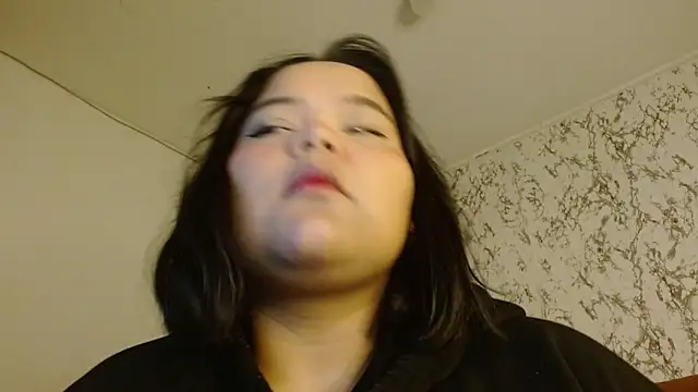 Snapshot of sexychubby___ chatting on December 15, 2:38 am sexychubby online show from December 15, 2:38 am