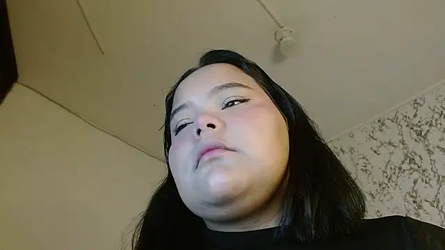 Snapshot of sexychubby___ chatting on December 15, 6:01 pm sexychubby online show from December 15, 6:01 pm