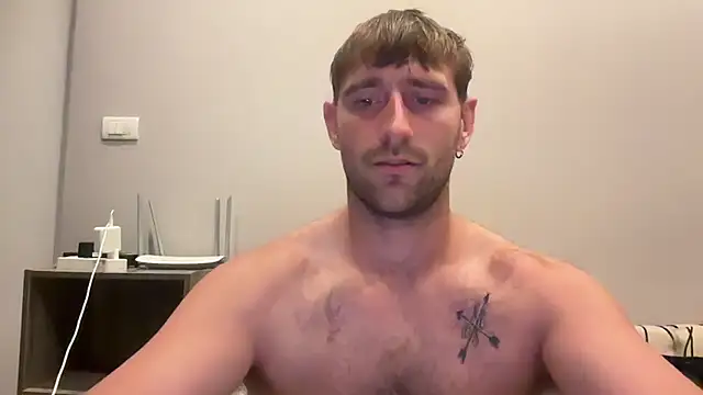 Snapshot of lukegunn chatting on June 7, 11:52 pm lukegunn online show from June 7, 11:52 pm