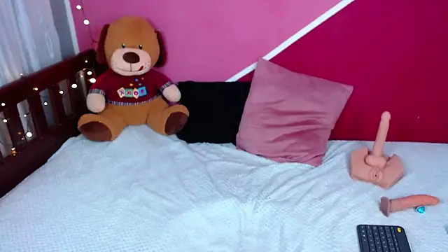 Snapshot of Queenamazon1 chatting on March 23, 9:10 am Queenamazon1 online show from March 23, 9:10 am