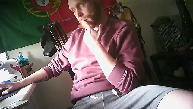 Snapshot of Gingerguyxl29 chatting on October 31, 11:55 am Gingerguyxl29 online show from October 31, 11:55 am