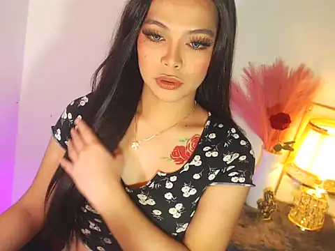 Snapshot of MajesticKitana chatting on October 22, 4:02 am MajesticKitana online show from October 22, 4:02 am