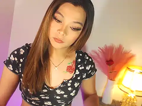 Snapshot of MajesticKitana chatting on December 4, 5:06 am MajesticKitana online show from December 4, 5:06 am