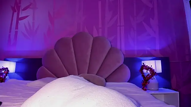 Snapshot of IvySanders1 chatting on February 24, 9:10 am IvySanders1 online show from February 24, 9:10 am