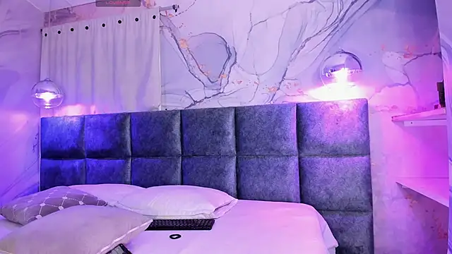 Snapshot of IvySanders1 chatting on March 10, 3:12 am IvySanders1 online show from March 10, 3:12 am