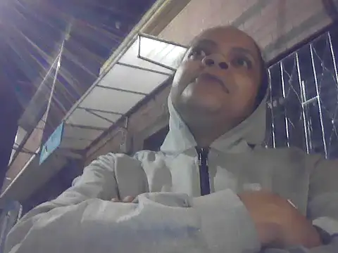 Snapshot of BayleyBanks chatting on September 16, 3:29 am BayleyBanks online show from September 16, 3:29 am