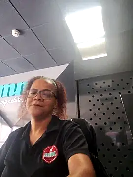 BayleyBanks online show from April 16, 4:52 pm