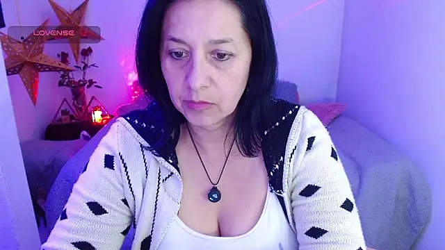 camilalatti online show from January 15, 11:52 pm