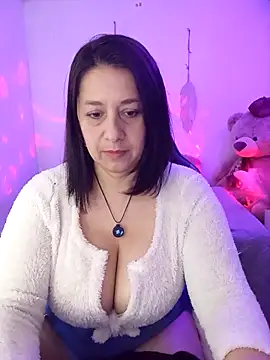 camilalatti online show from April 19, 8:33 pm