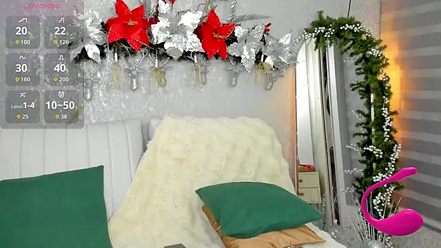 Snapshot of EmmaFerrary chatting on November 23, 11:48 pm EmmaFerrary online show from November 23, 11:48 pm