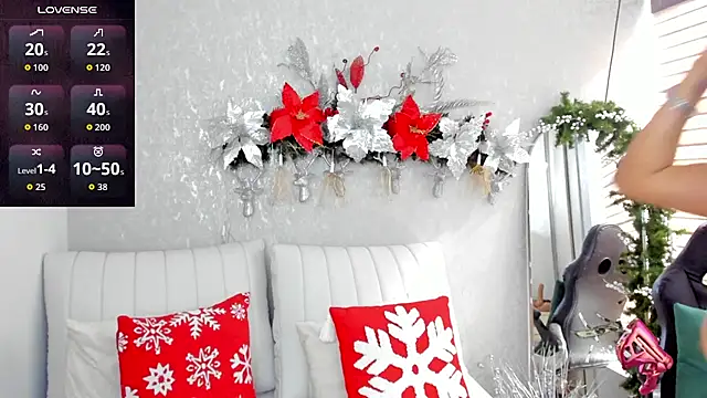 Snapshot of EmmaFerrary chatting on December 13, 7:53 pm EmmaFerrary online show from December 13, 7:53 pm