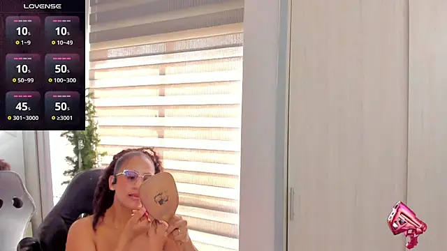 Snapshot of EmmaFerrary chatting on December 16, 5:40 pm EmmaFerrary online show from December 16, 5:40 pm