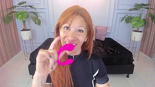 cintiagreyx online show from March 14, 11:26 am