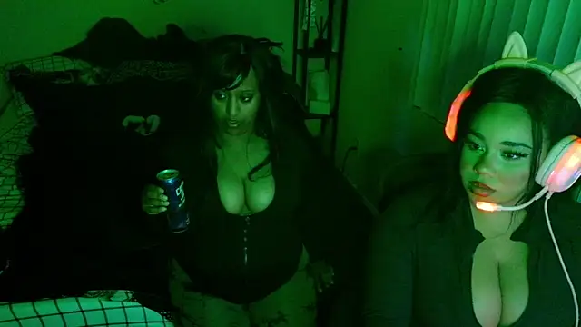 Snapshot of alexiajames99 chatting on July 19, 3:54 am alexiajames99 online show from July 19, 3:54 am