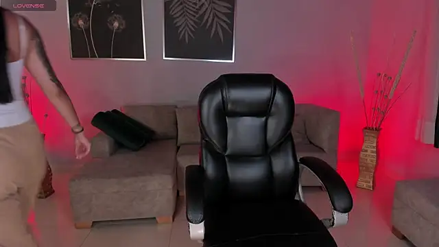 NickyLawson online show from January 9, 4:26 am