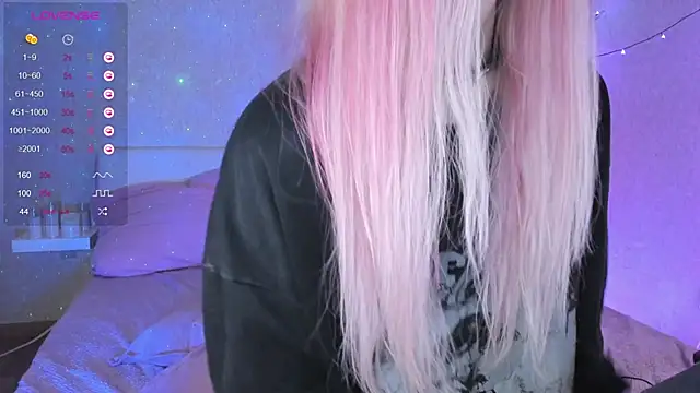 Snapshot of Misty_Shadow chatting on December 5, 10:34 pm Misty Shadow online show from December 5, 10:34 pm