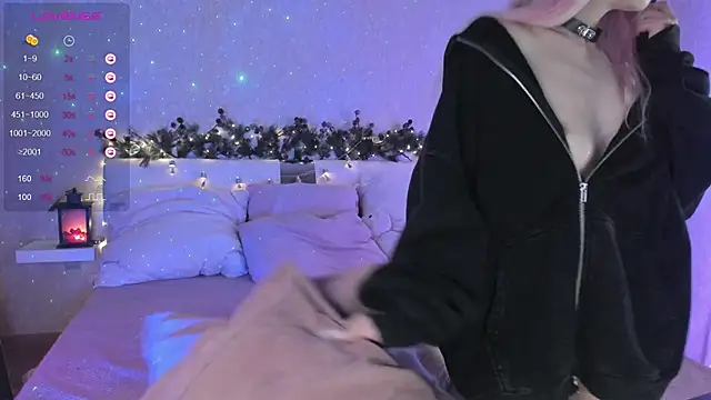 Snapshot of Misty_Shadow chatting on December 21, 1:47 am Misty Shadow online show from December 21, 1:47 am