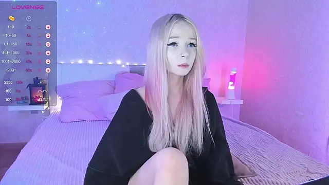 Snapshot of Misty_Shadow chatting on January 13, 11:27 pm Misty Shadow online show from January 13, 11:27 pm