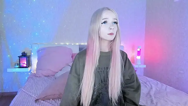 Snapshot of Misty_Shadow chatting on January 30, 10:19 pm Misty Shadow online show from January 30, 10:19 pm