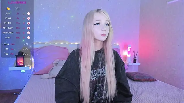 Snapshot of Misty_Shadow chatting on February 28, 7:03 pm Misty Shadow online show from February 28, 7:03 pm