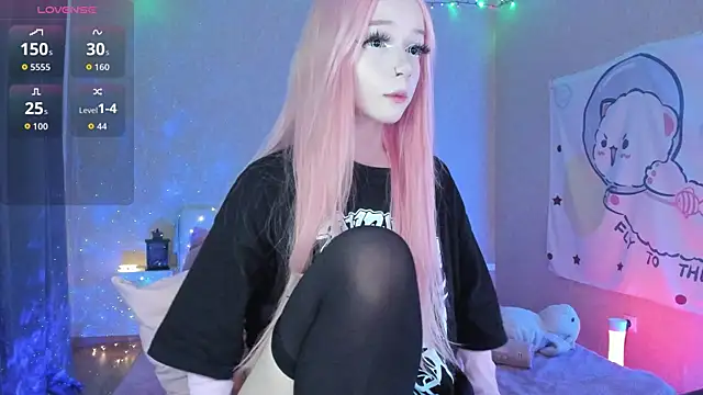 Snapshot of Misty_Shadow chatting on October 4, 9:46 pm Misty Shadow online show from October 4, 9:46 pm