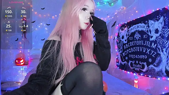 Snapshot of Misty_Shadow chatting on October 31, 10:33 pm Misty Shadow online show from October 31, 10:33 pm