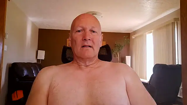 Snapshot of BasicAnt chatting on June 22, 2:36 pm BasicAnt online show from June 22, 2:36 pm