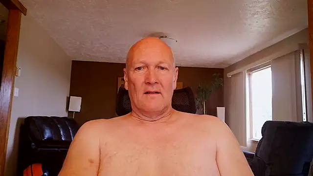 Snapshot of BasicAnt chatting on June 26, 2:21 pm BasicAnt online show from June 26, 2:21 pm