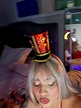 Snapshot of sheerly chatting on December 24, 4:33 am sheerly online show from December 24, 4:33 am