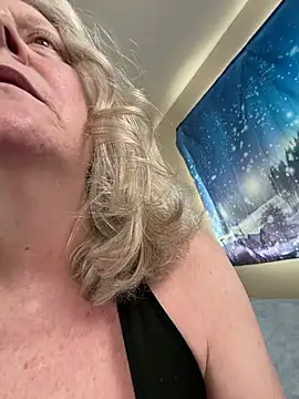 Kaitlyn Winters online show from February 11, 7:41 pm