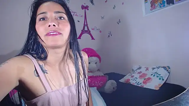 Snapshot of hanna_girl21 chatting on June 26, 10:58 pm hanna girl21 online show from June 26, 10:58 pm