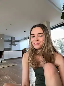 Snapshot of HopeHeaven chatting on February 15, 4:01 pm HopeHeaven online show from February 15, 4:01 pm