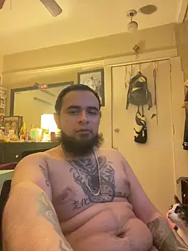 Snapshot of cnasty5621333 chatting on December 5, 9:06 am cnasty5621333 online show from December 5, 9:06 am