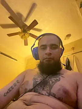 Snapshot of cnasty5621333 chatting on November 8, 2:45 am cnasty5621333 online show from November 8, 2:45 am