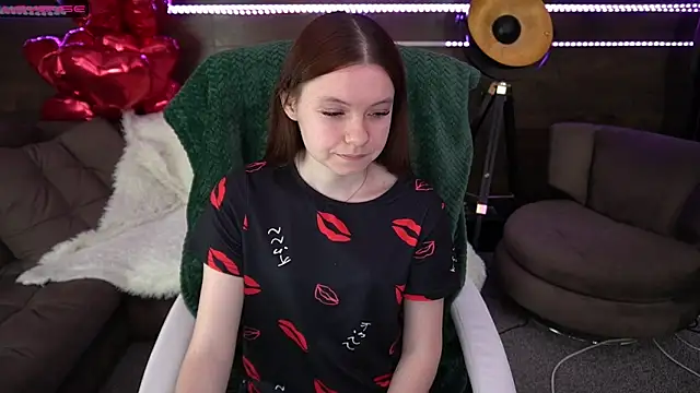 Snapshot of MaRich_Ka chatting on March 4, 9:51 am MaRich Ka online show from March 4, 9:51 am