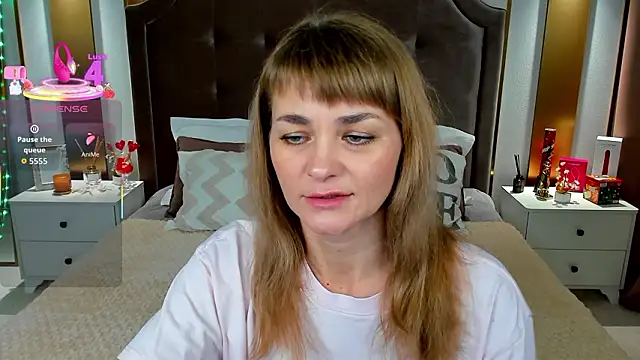 annasimonsj online show from March 10, 12:59 am