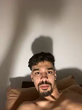 Snapshot of Hermanooooooo chatting on December 16, 12:59 am Hermanooooooo online show from December 16, 12:59 am