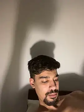 Snapshot of Hermanooooooo chatting on January 14, 2:08 am Hermanooooooo online show from January 14, 2:08 am