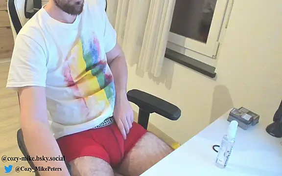 cozy-mike online show from June 6, 11:20 pm