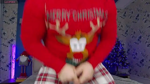 Snapshot of Arilas_ chatting on December 25, 7:35 am Arilas  online show from December 25, 7:35 am