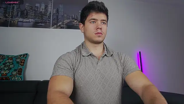 Snapshot of Arilas_ chatting on November 27, 7:32 am Arilas online show from November 27, 7:32 am