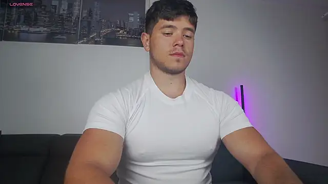 Snapshot of Arilas_ chatting on December 18, 7:25 am Arilas online show from December 18, 7:25 am