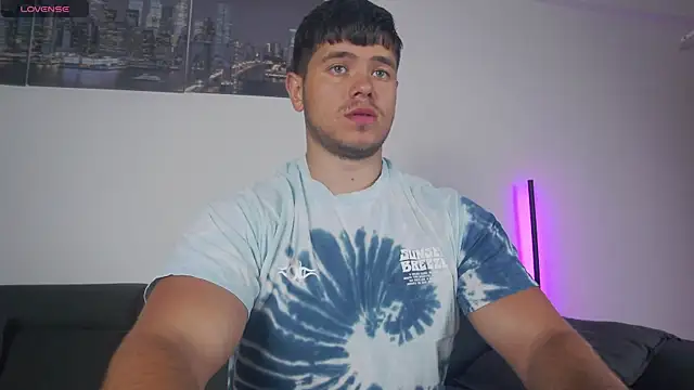 Snapshot of Arilas_ chatting on December 20, 7:37 am Arilas online show from December 20, 7:37 am