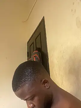 Snapshot of vannycov chatting on November 12, 3:12 pm vannycov online show from November 12, 3:12 pm