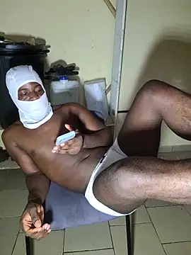 Snapshot of vannycov chatting on May 14, 10:55 am vannycov online show from May 14, 10:55 am
