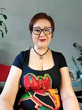 Snapshot of Fire_Night chatting on November 13, 8:24 am Fire Night online show from November 13, 8:24 am