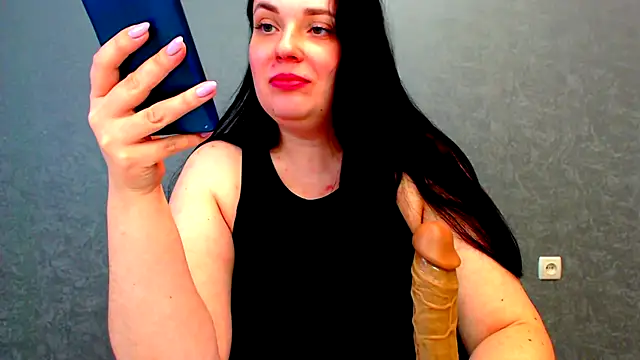 Snapshot of WorshipLilit chatting on December 9, 5:40 am WorshipLilit online show from December 9, 5:40 am