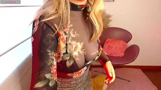 Snapshot of thamarajane chatting on February 7, 12:28 pm thamarajane online show from February 7, 12:28 pm