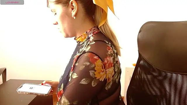 Snapshot of thamarajane chatting on March 5, 5:08 pm thamarajane online show from March 5, 5:08 pm